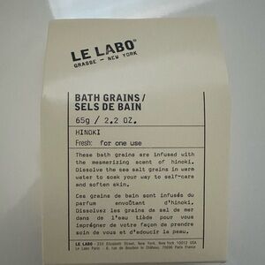 Le Labo Bath Grains, Hinoki, single use. 2.2 oz